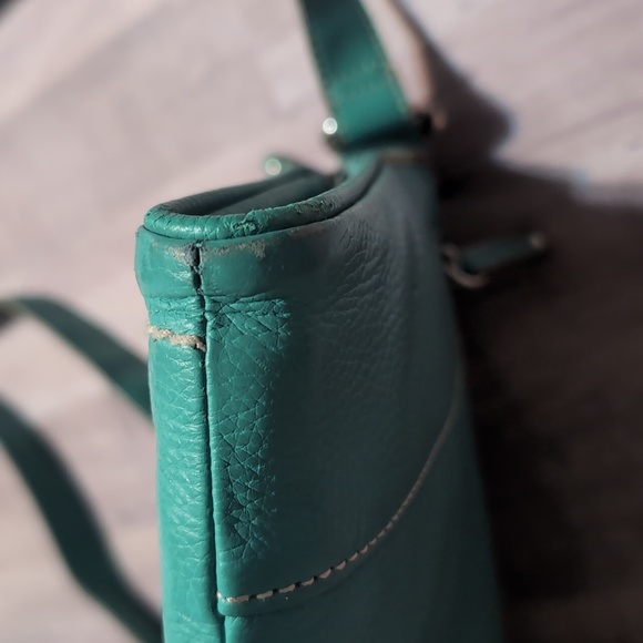 Tignanello Crossbody Bag EUC - Picture 13 of 13